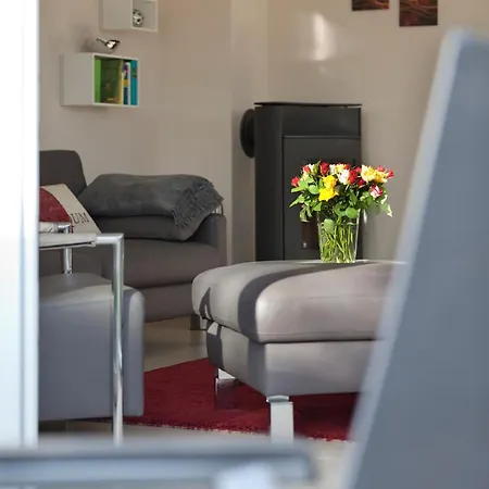 Haus Zingstzeit בית נופש *